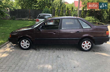 Седан Volkswagen Passat 1992 в Кіцмані