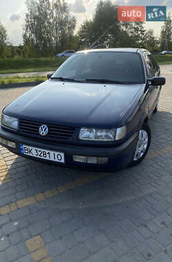 Седан Volkswagen Passat 1995 в Костопілі