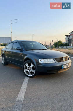 Седан Volkswagen Passat 1999 в Херсоне