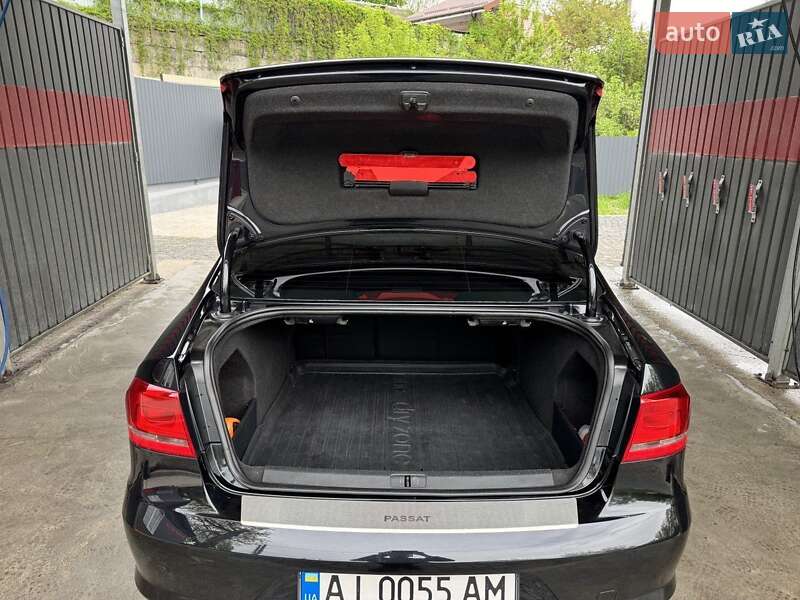 Седан Volkswagen Passat 2012 в Житомире