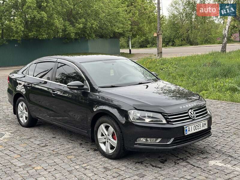 Седан Volkswagen Passat 2012 в Житомире