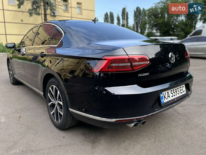 Седан Volkswagen Passat 2018 в Києві