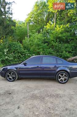 Седан Volkswagen Passat 1999 в 