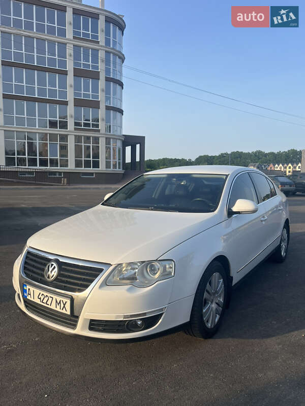 Седан Volkswagen Passat 2008 в Киеве