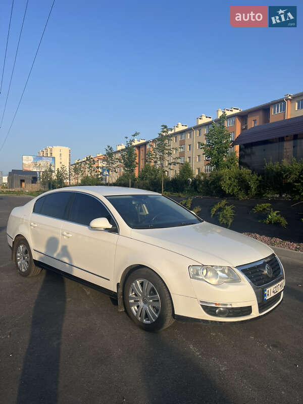 Седан Volkswagen Passat 2008 в Киеве