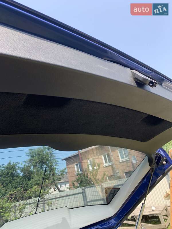 Универсал Volkswagen Passat 2001 в Сарнах