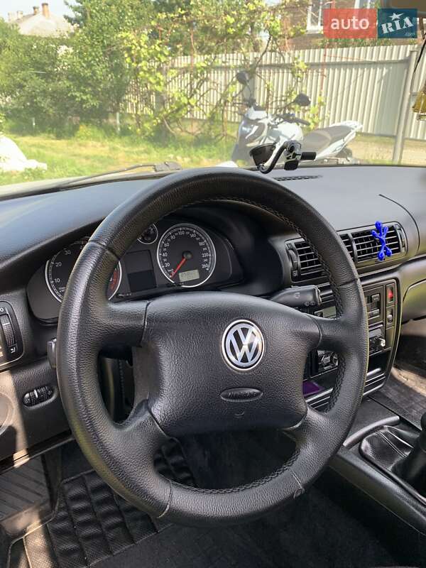 Универсал Volkswagen Passat 2001 в Сарнах