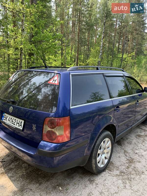 Универсал Volkswagen Passat 2001 в Сарнах