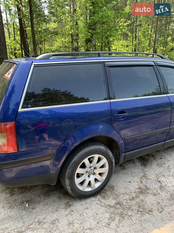 Универсал Volkswagen Passat 2001 в Сарнах