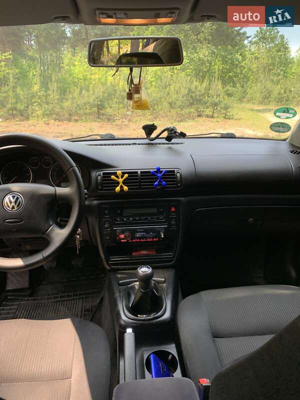 Универсал Volkswagen Passat 2001 в Сарнах