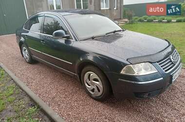 Седан Volkswagen Passat 2004 в Житомире