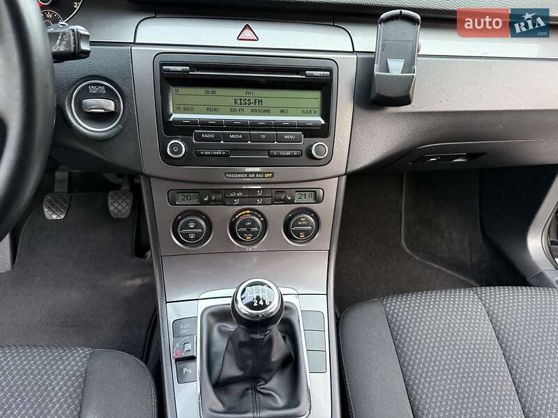 Універсал Volkswagen Passat 2009 в Харкові