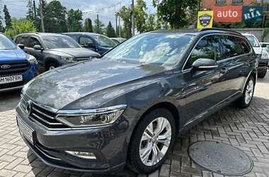Универсал Volkswagen Passat 2020 в Киеве