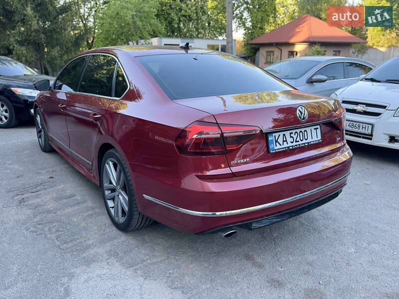 Седан Volkswagen Passat 2016 в Киеве