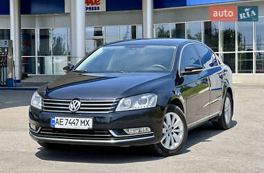 Седан Volkswagen Passat 2012 в Днепре