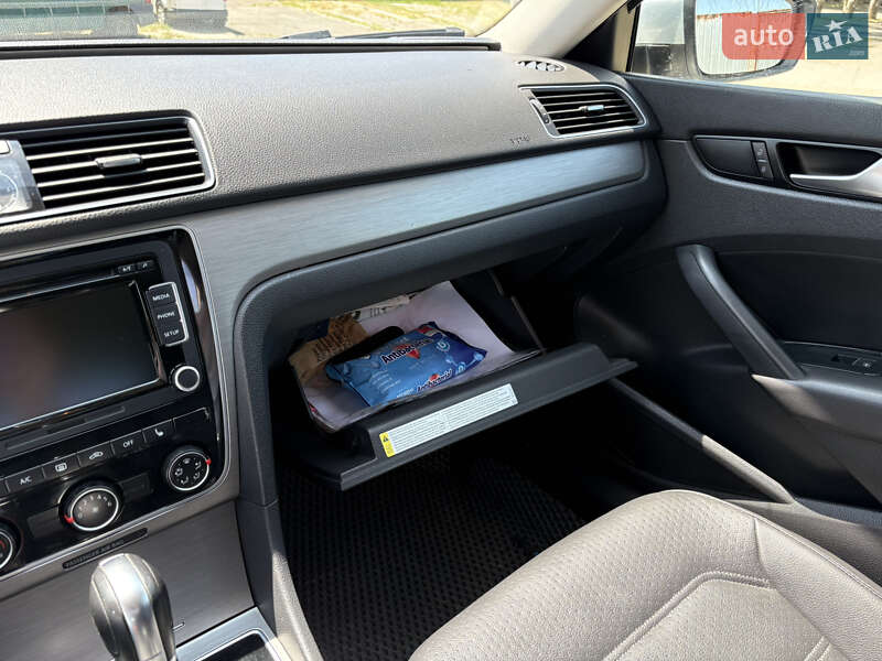 Седан Volkswagen Passat 2014 в Одессе