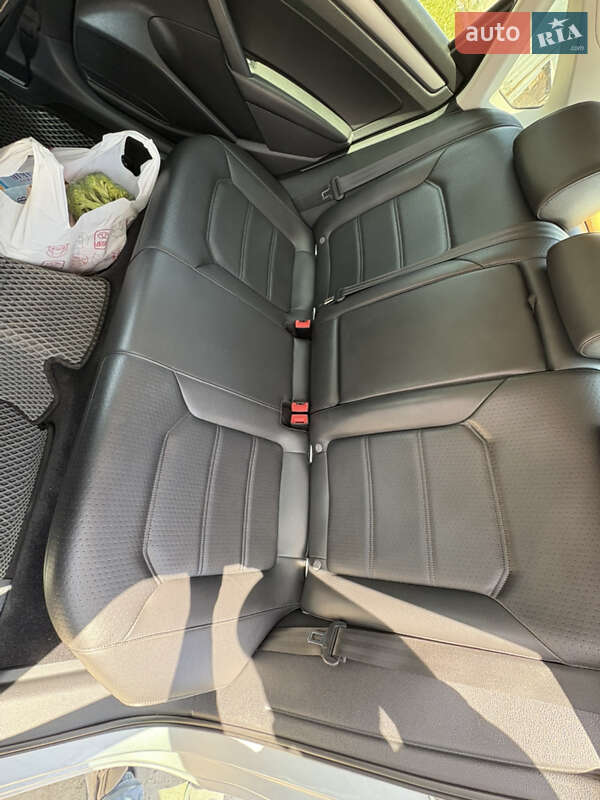 Седан Volkswagen Passat 2014 в Одессе