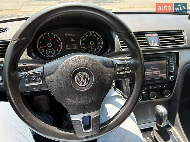 Седан Volkswagen Passat 2014 в Одессе