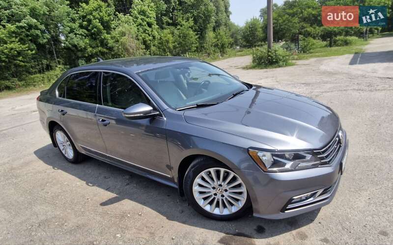 Седан Volkswagen Passat 2016 в Киеве