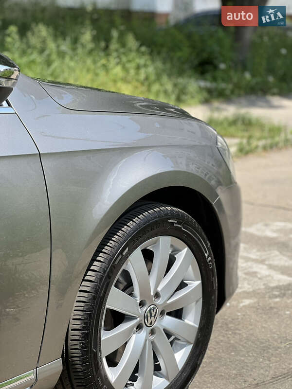 Універсал Volkswagen Passat 2011 в Калуші