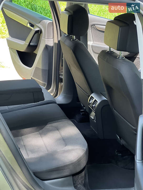 Універсал Volkswagen Passat 2011 в Калуші