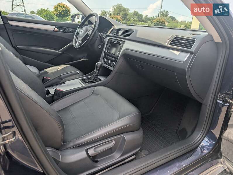 Седан Volkswagen Passat 2011 в Киеве