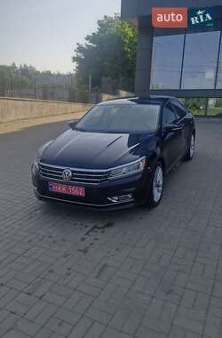 Седан Volkswagen Passat 2017 в Києві