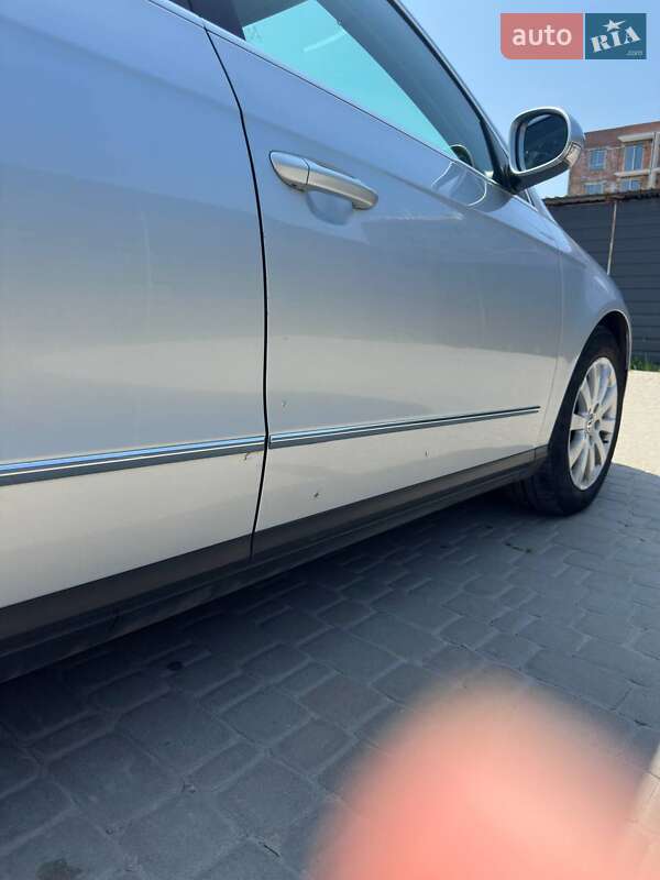 Универсал Volkswagen Passat 2009 в Ирпене