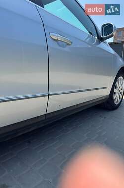 Универсал Volkswagen Passat 2009 в 