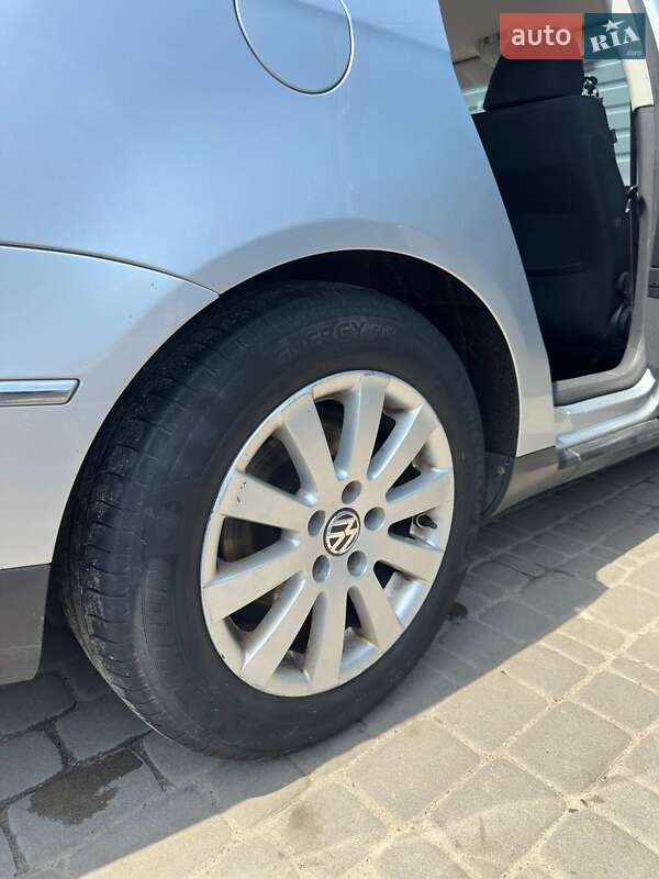 Универсал Volkswagen Passat 2009 в Ирпене