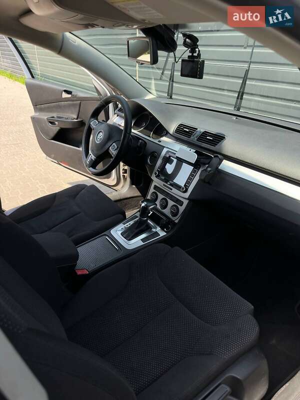 Универсал Volkswagen Passat 2009 в Ирпене