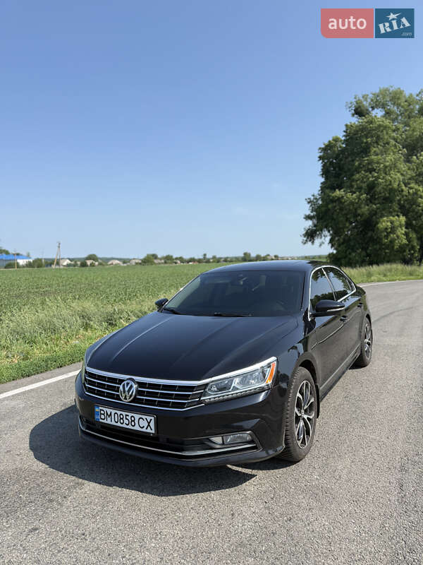 Седан Volkswagen Passat 2017 в Ромнах