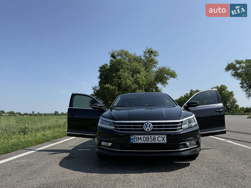 Седан Volkswagen Passat 2017 в Ромнах