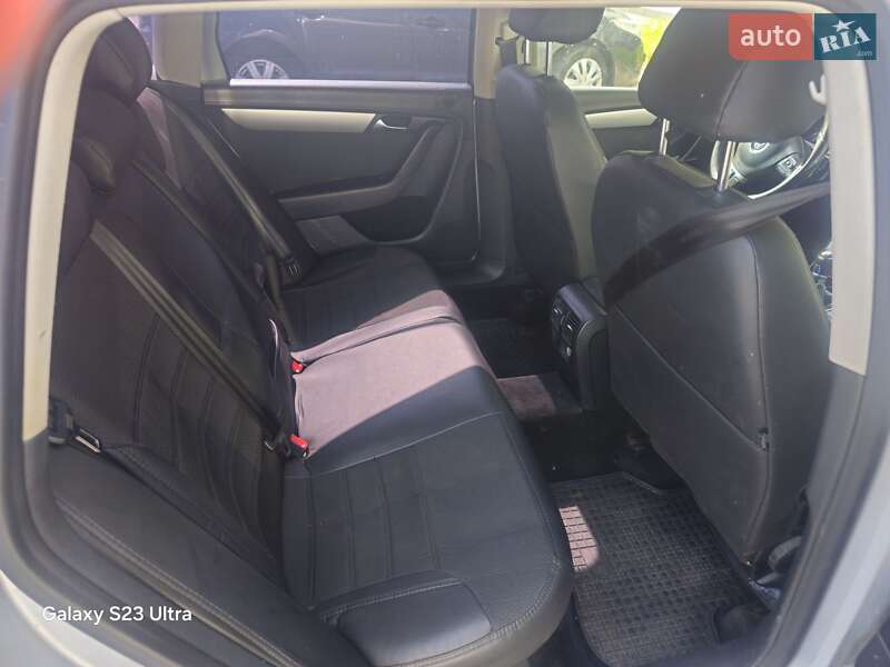 Універсал Volkswagen Passat 2013 в Києві