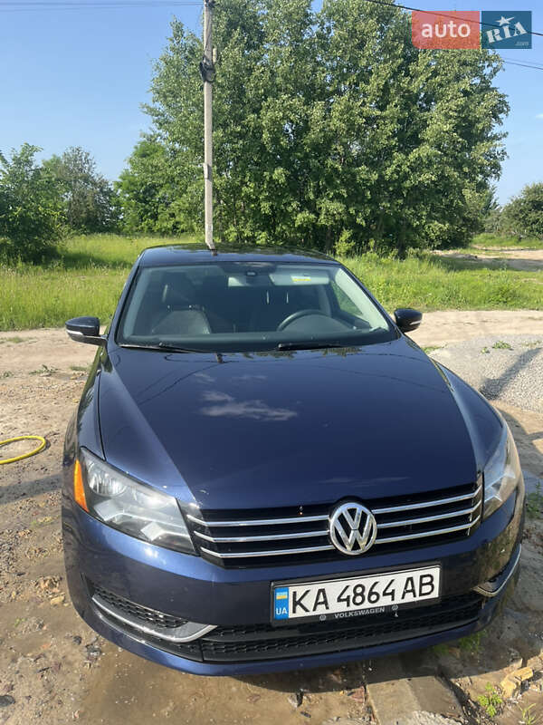 Седан Volkswagen Passat 2012 в Киеве