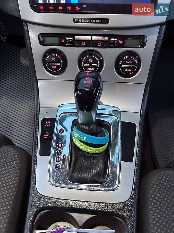 Седан Volkswagen Passat 2007 в Синельниково