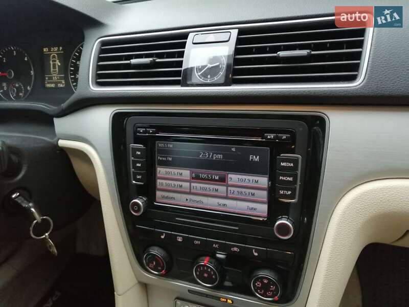 Седан Volkswagen Passat 2012 в Киеве