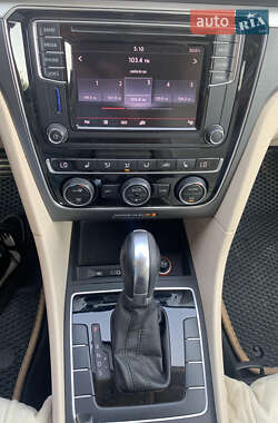 Седан Volkswagen Passat 2017 в 