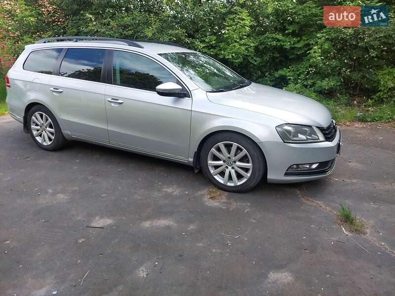 Універсал Volkswagen Passat 2011 в Сокалі