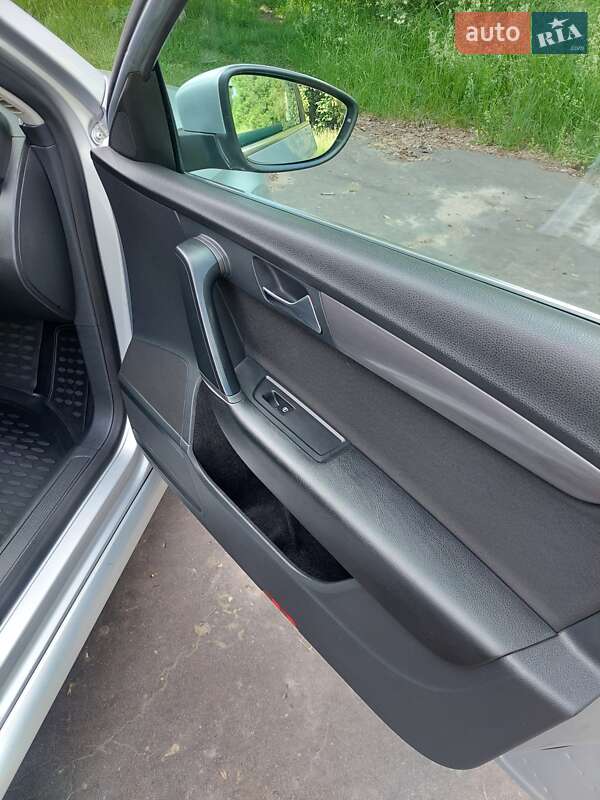 Універсал Volkswagen Passat 2011 в Сокалі