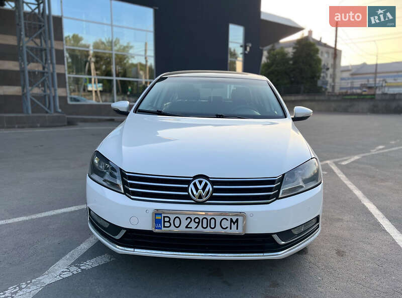 Седан Volkswagen Passat 2013 в Тернополе