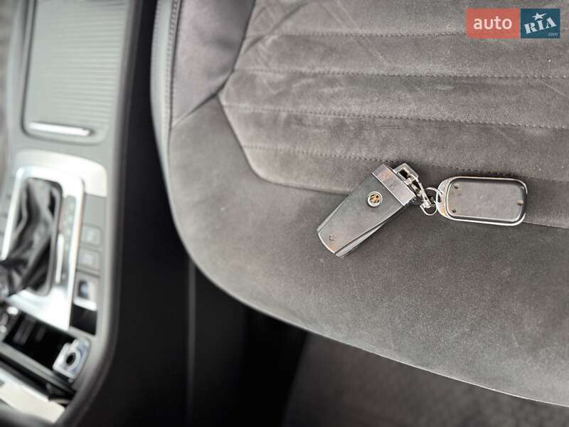 Седан Volkswagen Passat 2011 в Києві