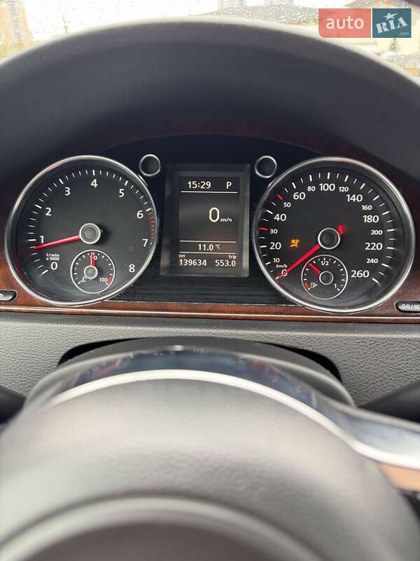 Седан Volkswagen Passat 2011 в Києві