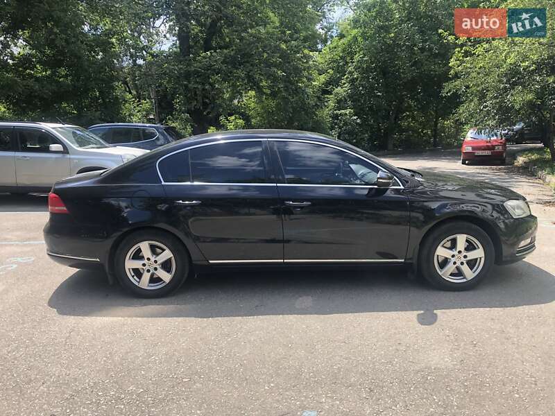 Седан Volkswagen Passat 2013 в Харкові фото 5 Седан Volkswagen Passat 2013 в Харкові