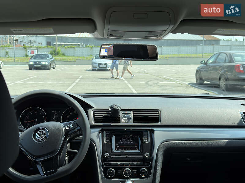 Седан Volkswagen Passat 2017 в Киеве