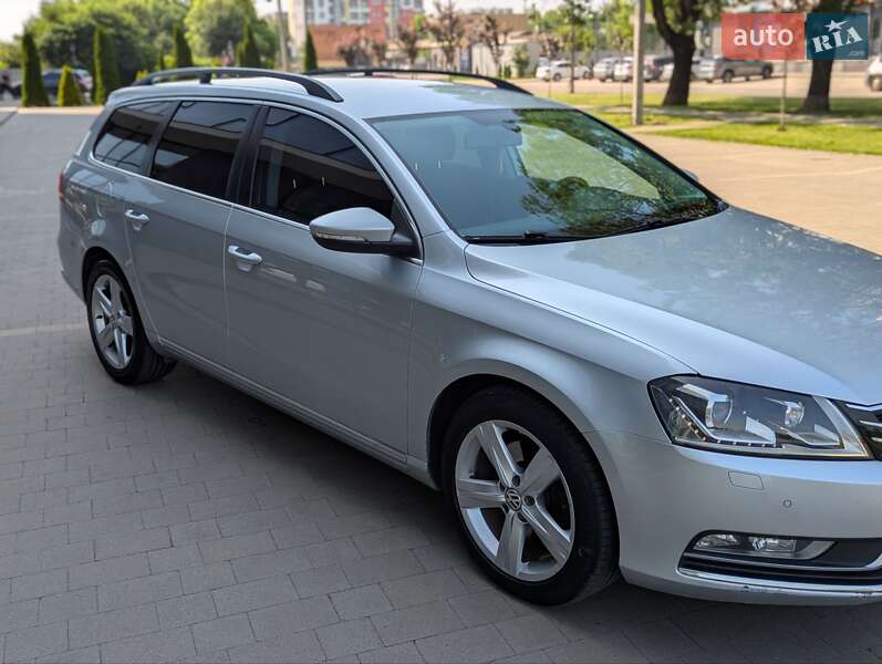 Універсал Volkswagen Passat 2012 в Ужгороді