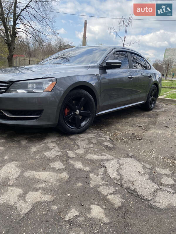 Седан Volkswagen Passat 2012 в Софиевской Борщаговке
