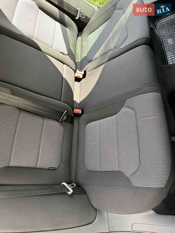 Универсал Volkswagen Passat 2012 в Буске