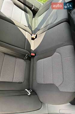 Універсал Volkswagen Passat 2012 в 