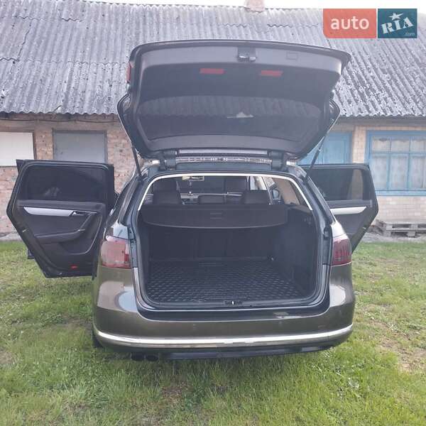 Універсал Volkswagen Passat 2012 в Клевані